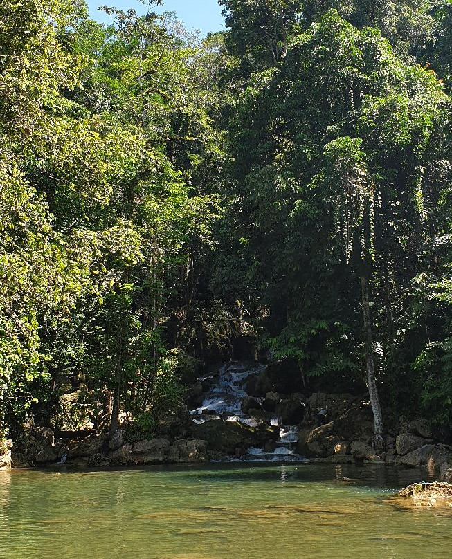 Masriv Korido Waterfall-Supiori Island必去景点