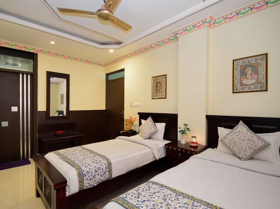 Hotel Surya Garh主图