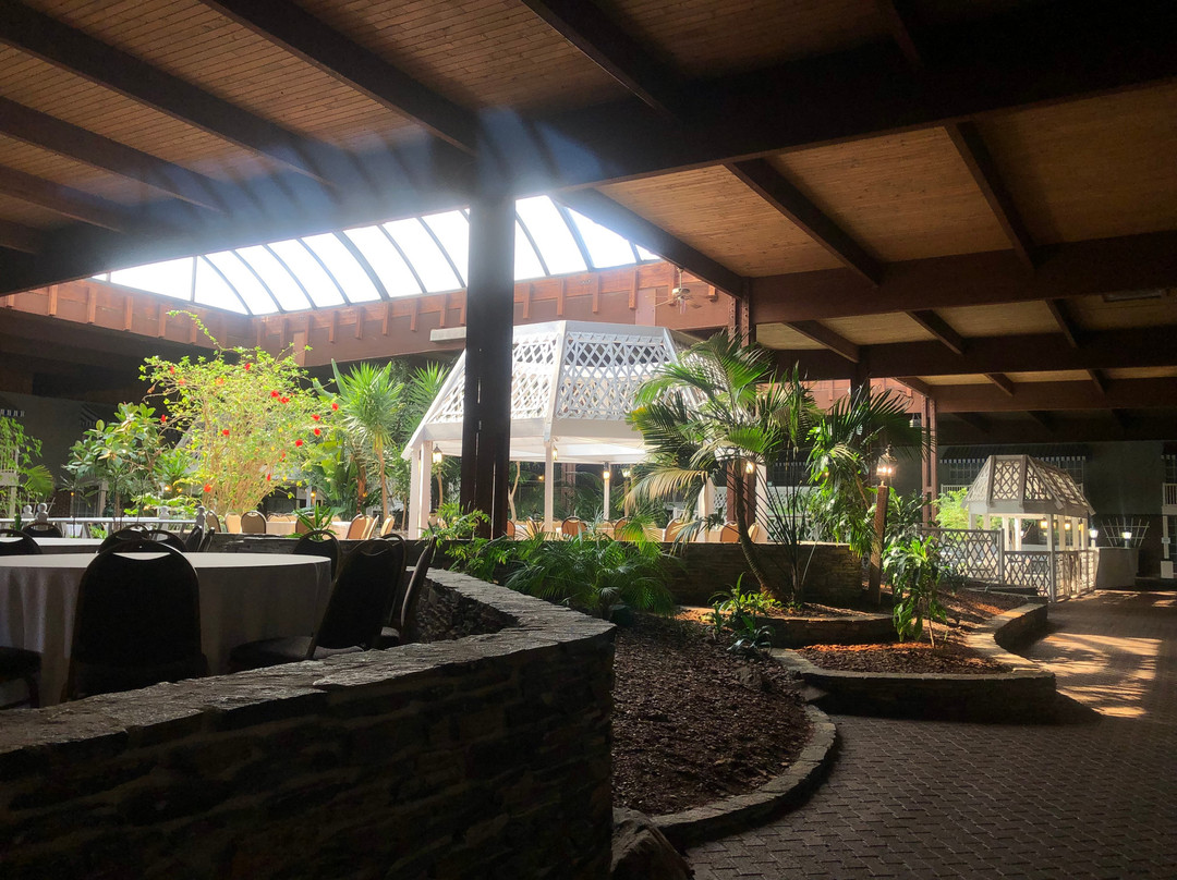 Sturbridge Host Hotel & Conference Center  Lounge-斯特布里奇必去景点