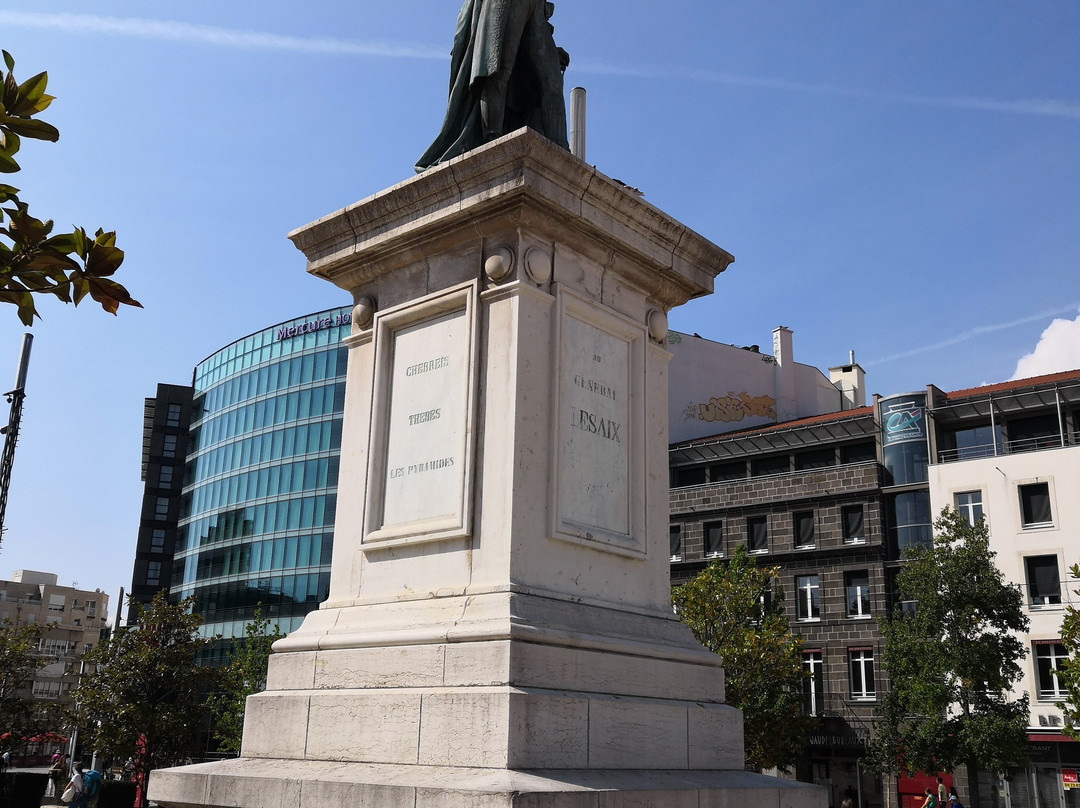 Monument au General Desaix-克莱蒙费朗必去景点