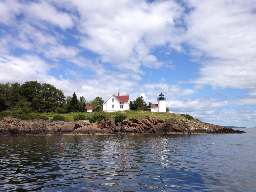 Curtis Island Light景点图片