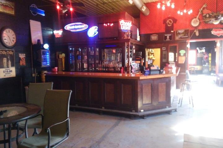 West Side Tavern-Salem必去景点