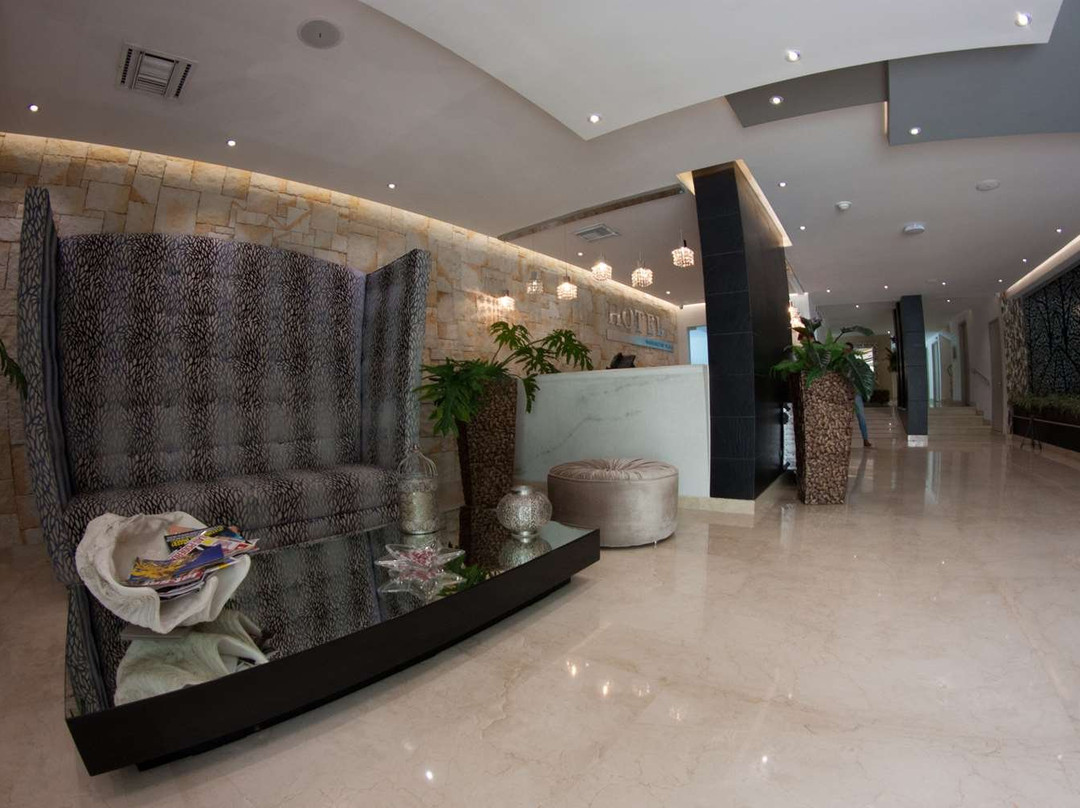 Hotel Washington Plaza主图