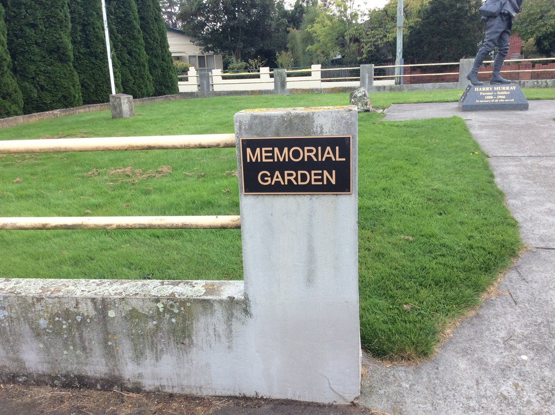 Harry Murray Vc Statue