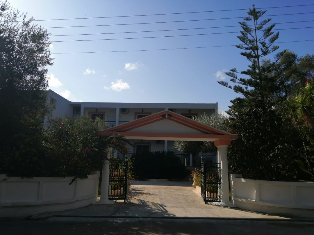 Attika Beach Hotel主图