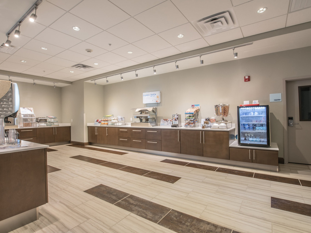 Holiday Inn Express & Suites Dripping Springs - Austin Area By IHG主图