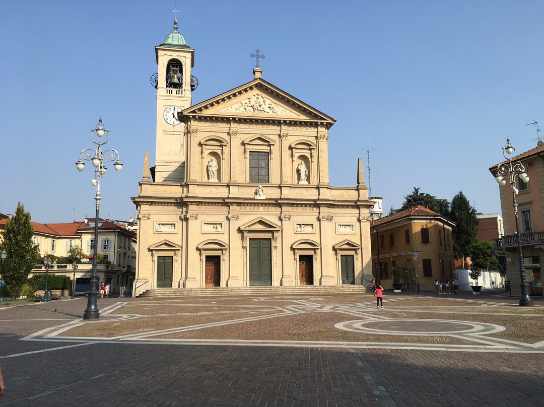 Chiesa dei Santi Pietro e Paolo-萨龙诺必去景点