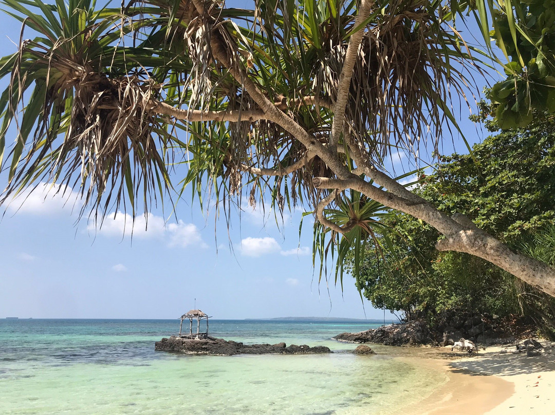 Batu Topeng Beach景点图片