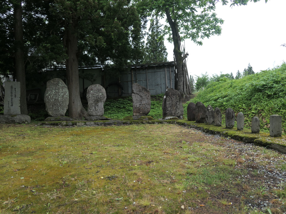 Iwanesawasanzan Shrine