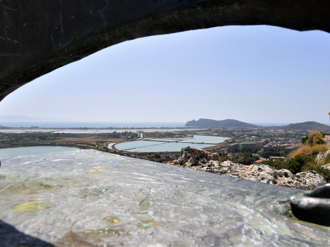 Statua di San Francesco d'Assisi-卡利亚里省必去景点