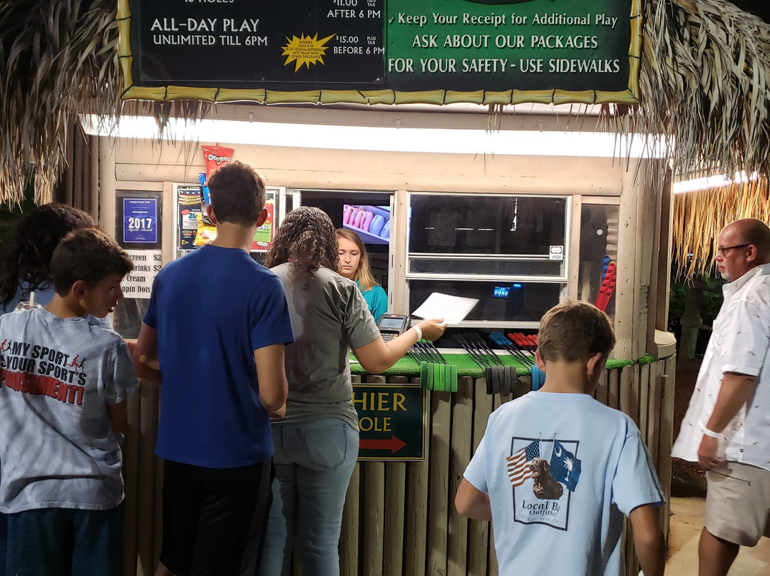 Jungle Safari Mini Golf-美特尔海滩必去景点