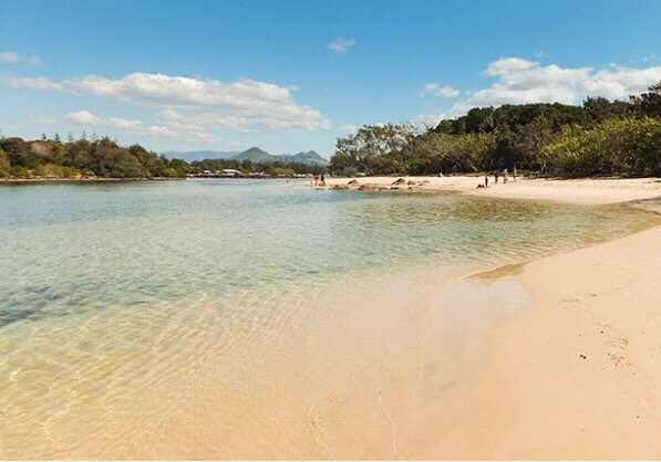Harry Hills Beach景点图片