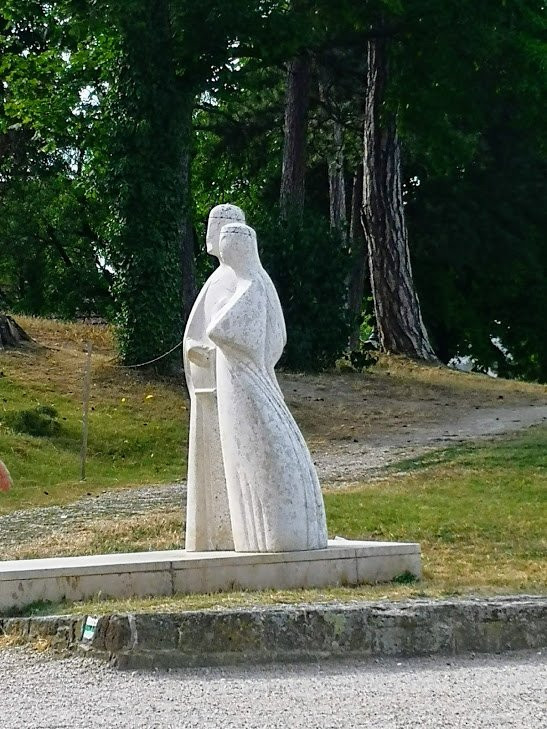 Statue of King Andrew景点图片