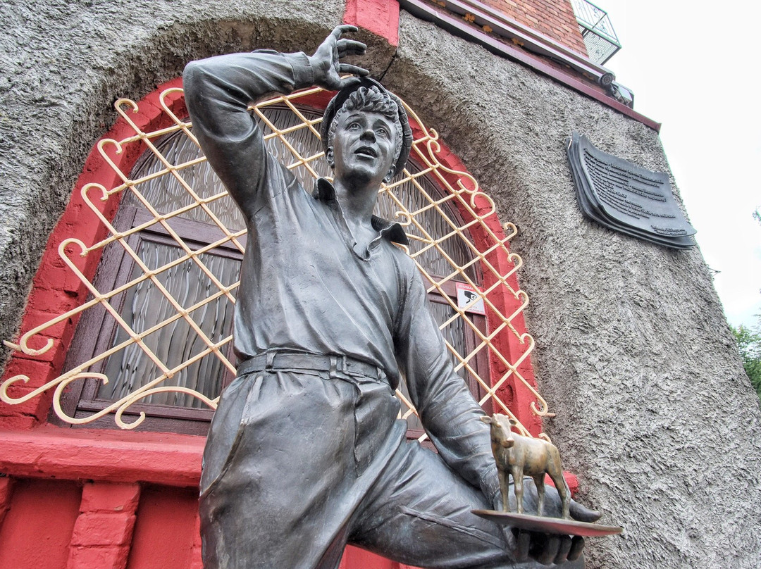 Monument to Shura Balaganov-Bobrujsk必去景点