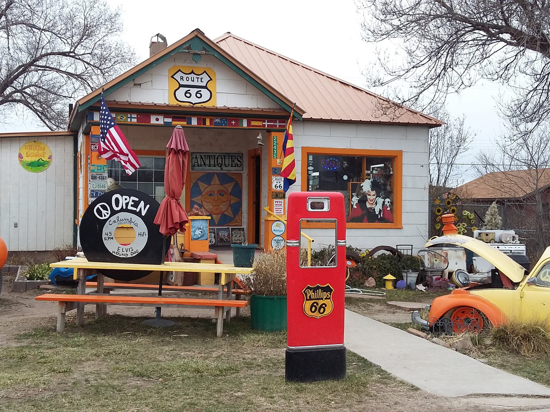 Rt 66 Hippie Cricket-塞利格曼必去景点