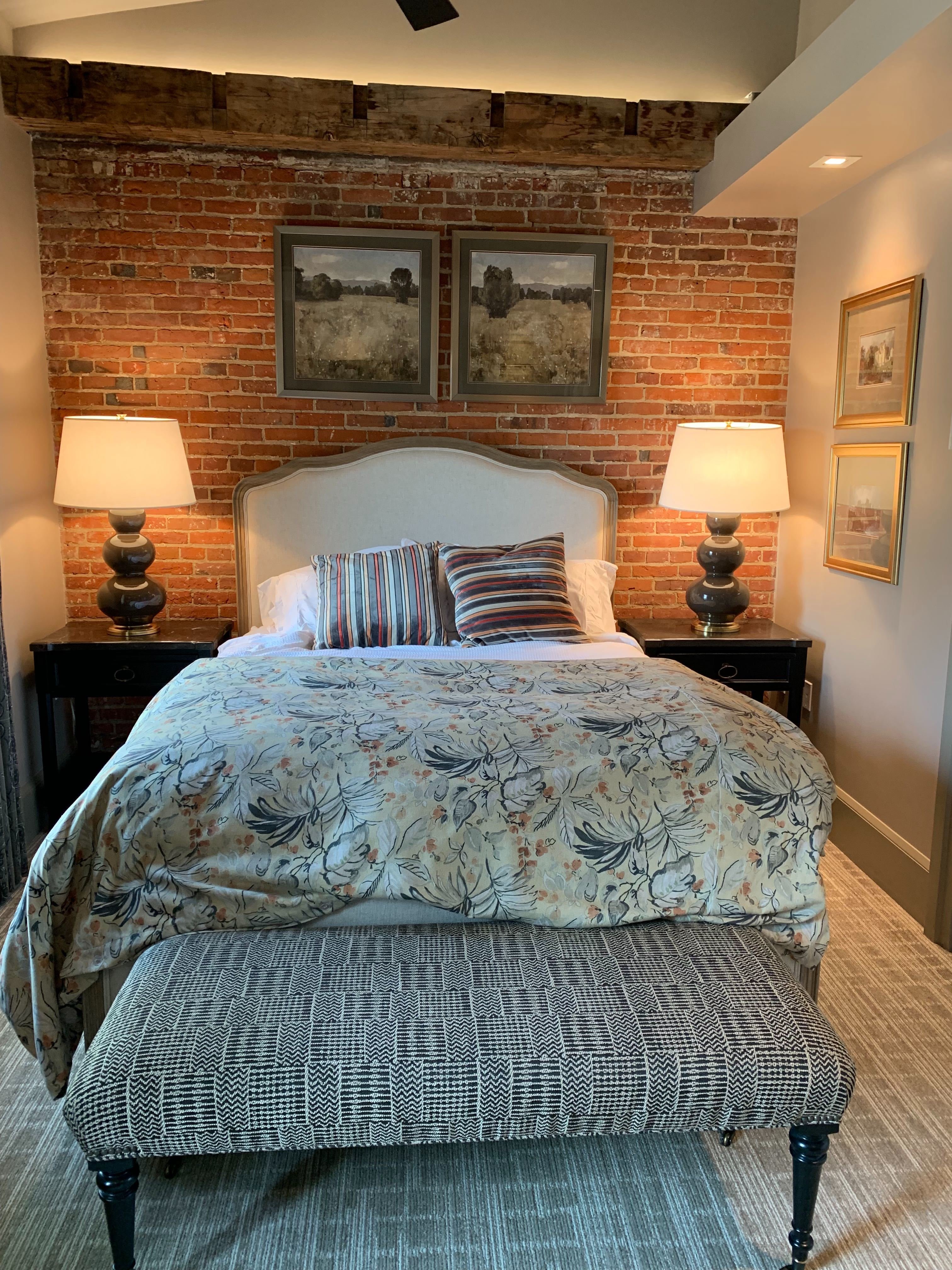 Farmer's Creekside Tavern & Inn-官方