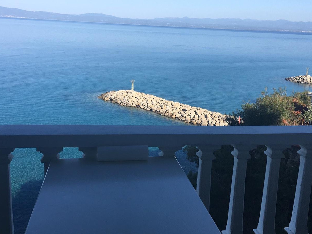 Apollon Apartments主图