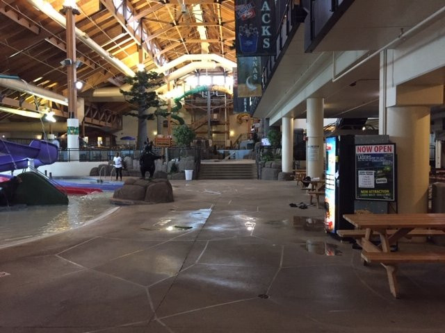 Three Bears Resort主图