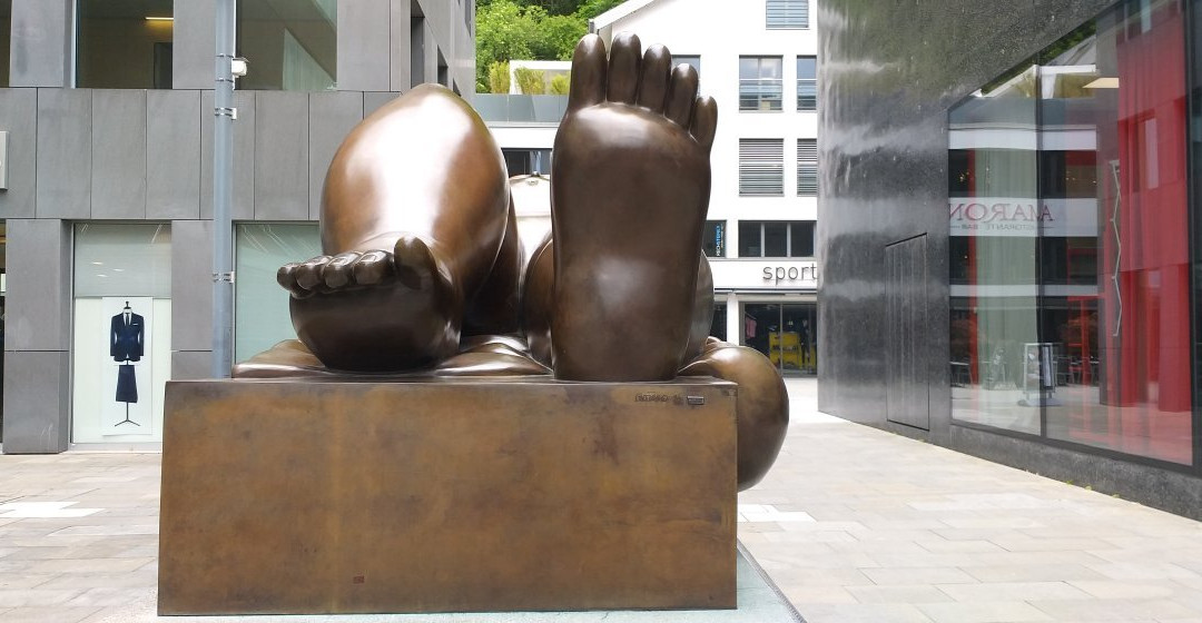 Reclining Woman von Fernando Botero景点图片
