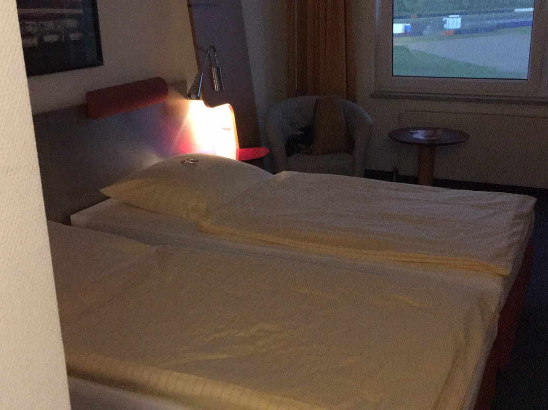 Hotel Motorsport Arena主图