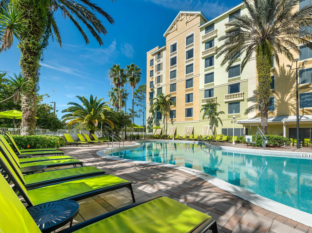 东铭基康福特套房酒店主图