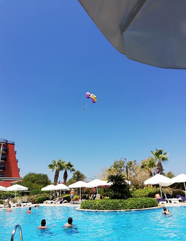 Merit Crystal Cove Hotel主图