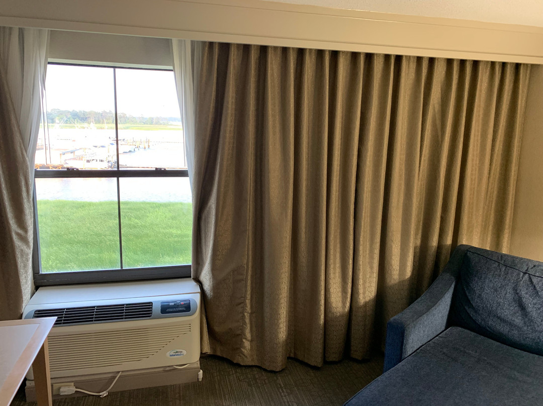 乔治敦码头希尔顿恒庭酒店主图