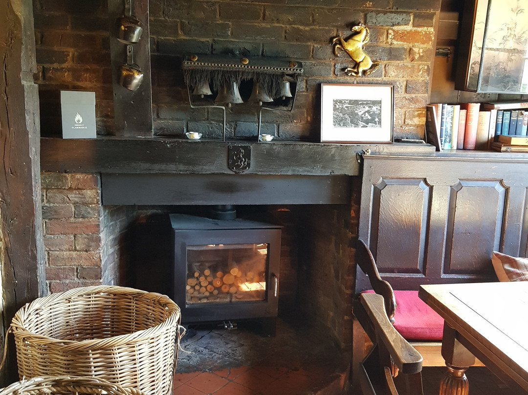 The Three Chimneys主图