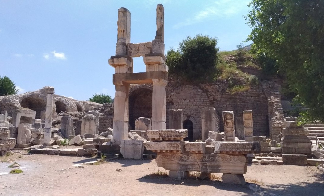 Temple of Domitian景点图片