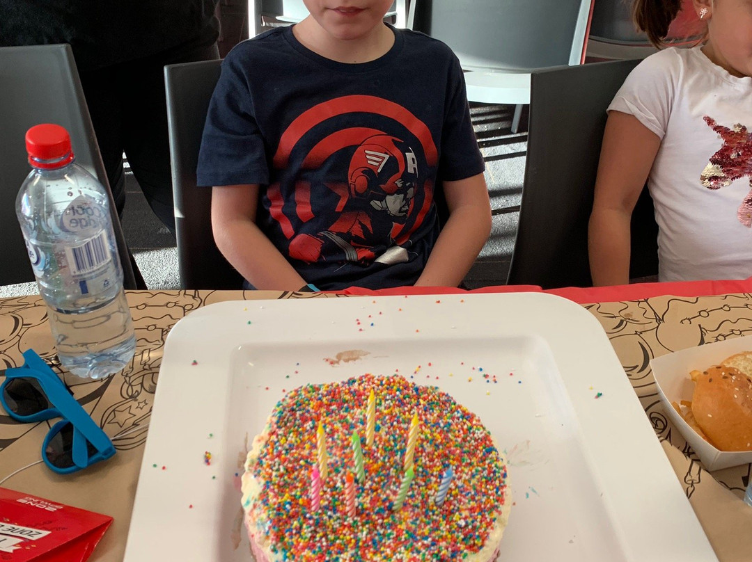 ZONE BOWLING-Morley必去景点