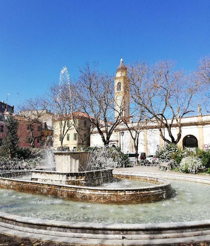 Fontana di Piazza Umberto Merlin景点图片