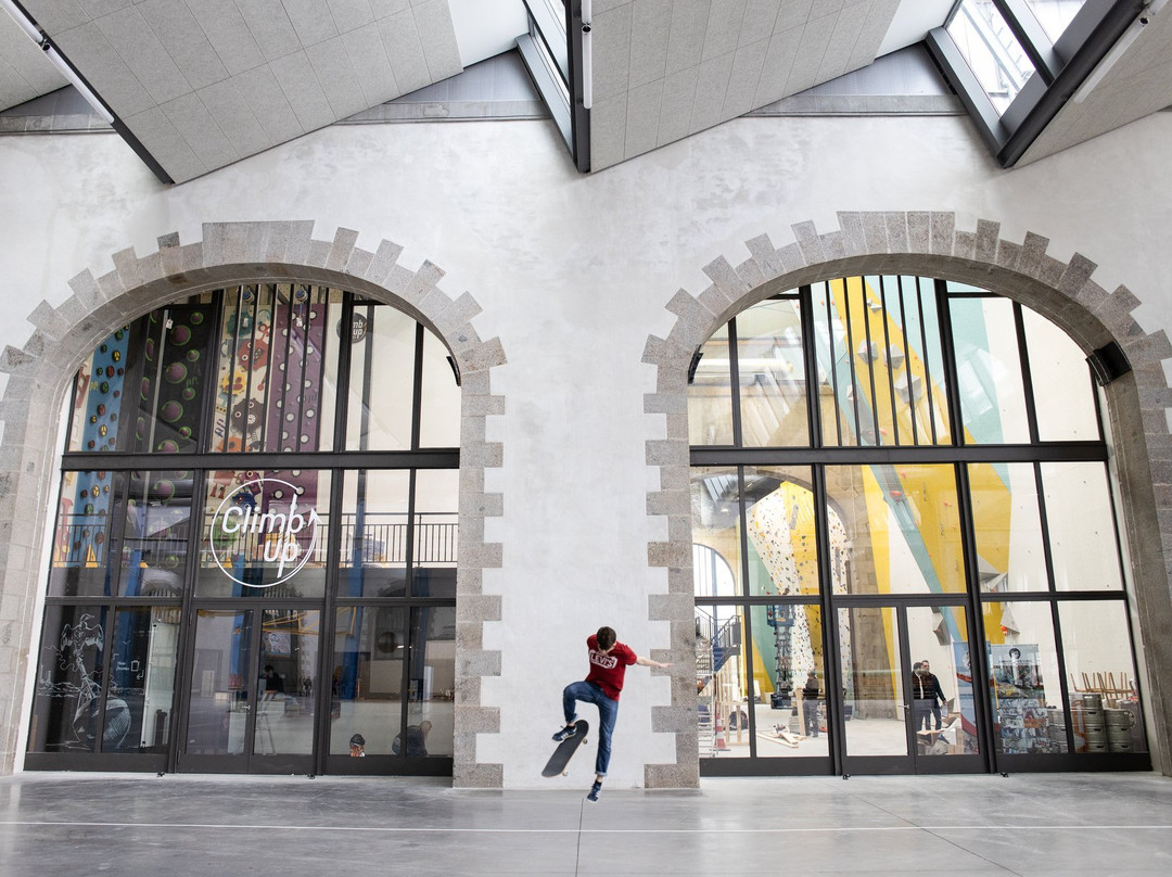 Guilers旅游景点-Climb Up