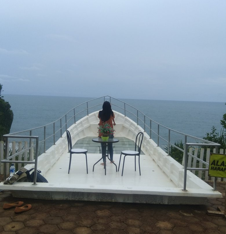 Nguluran Beach景点图片