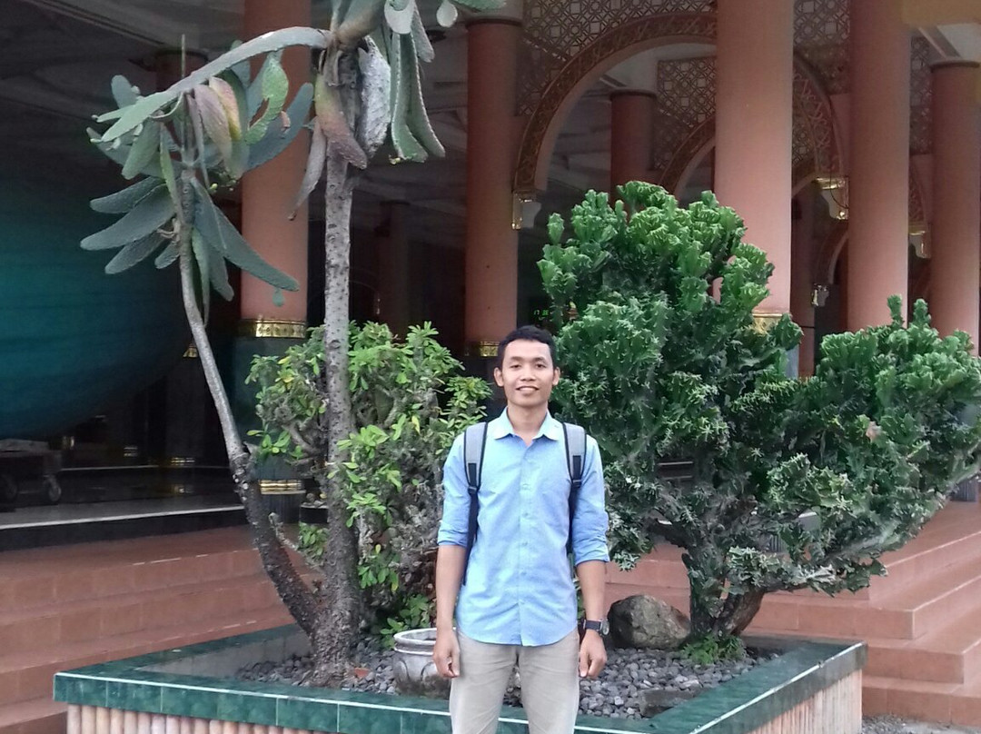 UGM Campus Mosque-Depok必去景点