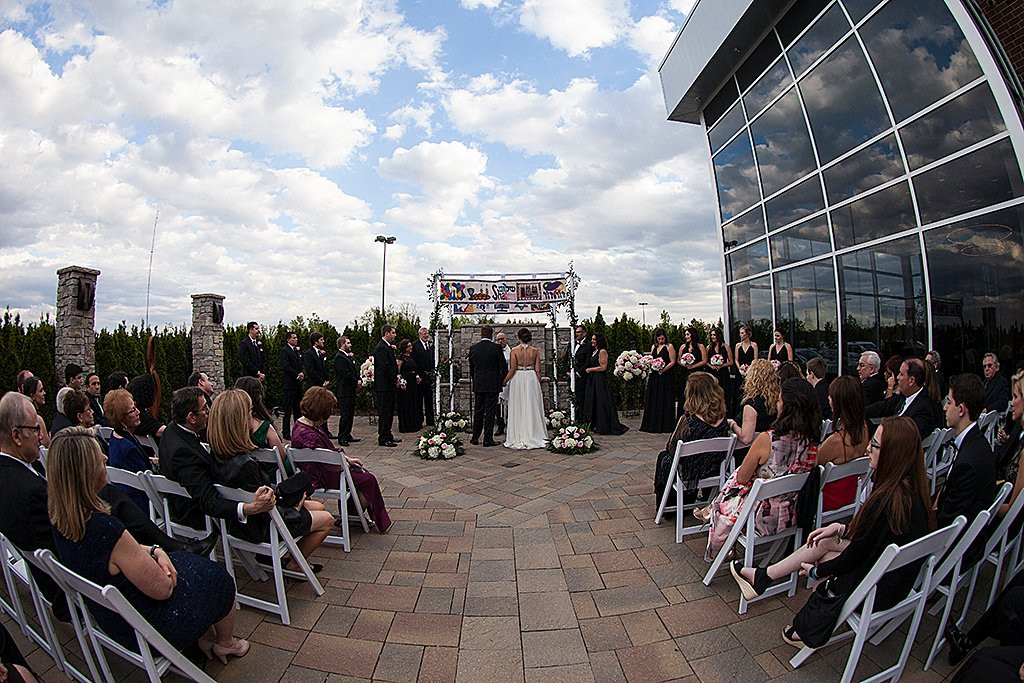 Suburban Collection Showplace-诺维必去景点