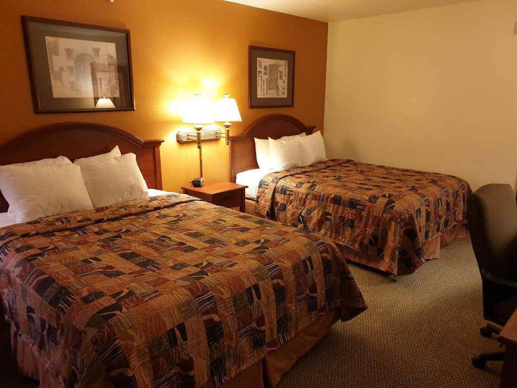 Estherville Hotel & Suites主图