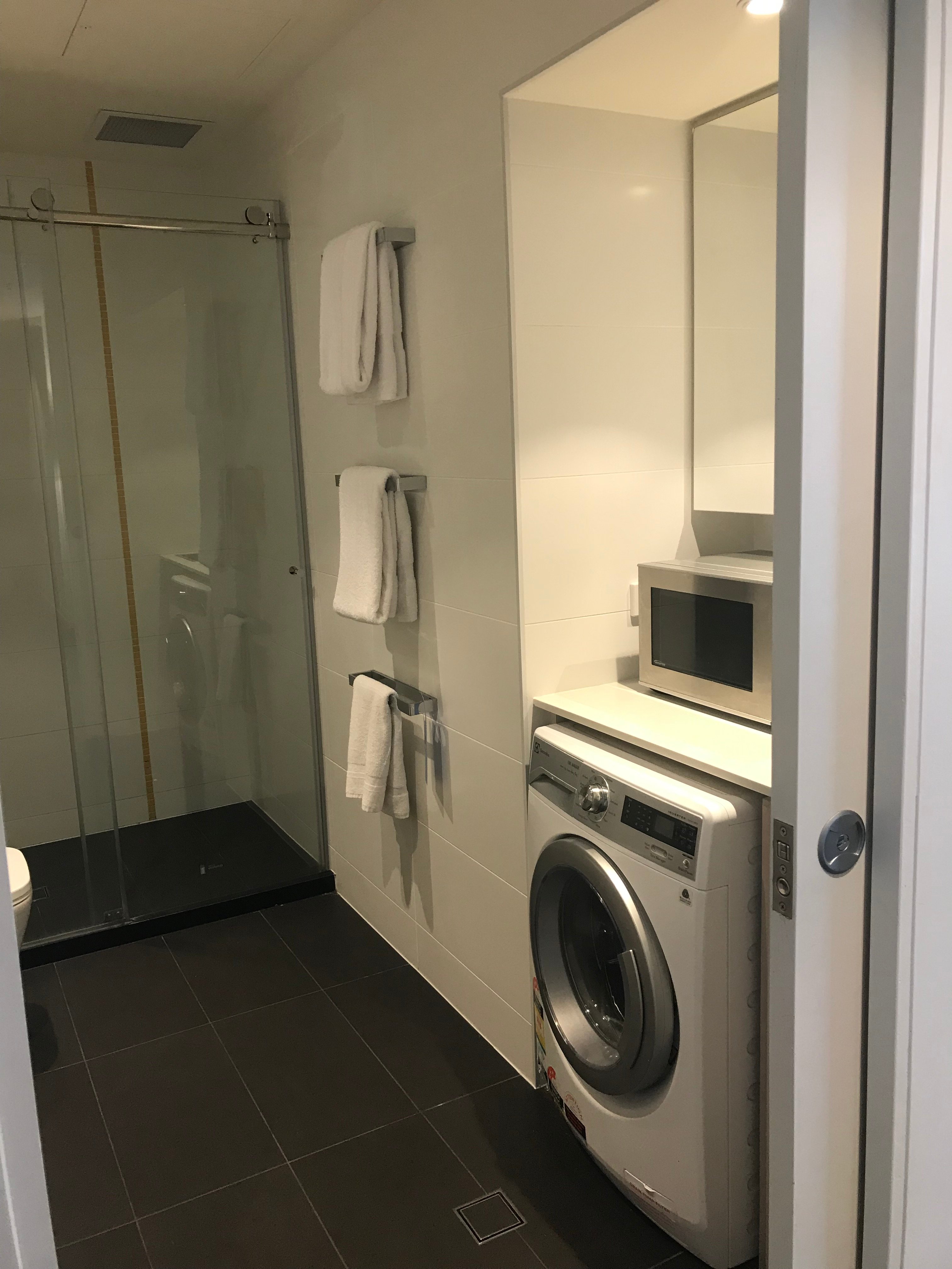 阿德莱德沃森 - 艺术系列-浴室