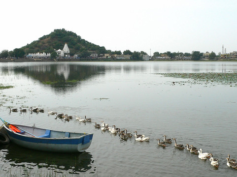 Gaib Sagar Lake-Dungarpur必去景点