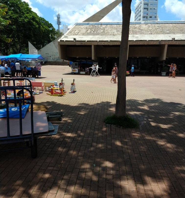 Praça do Trabalhador-戈亚尼亚必去景点