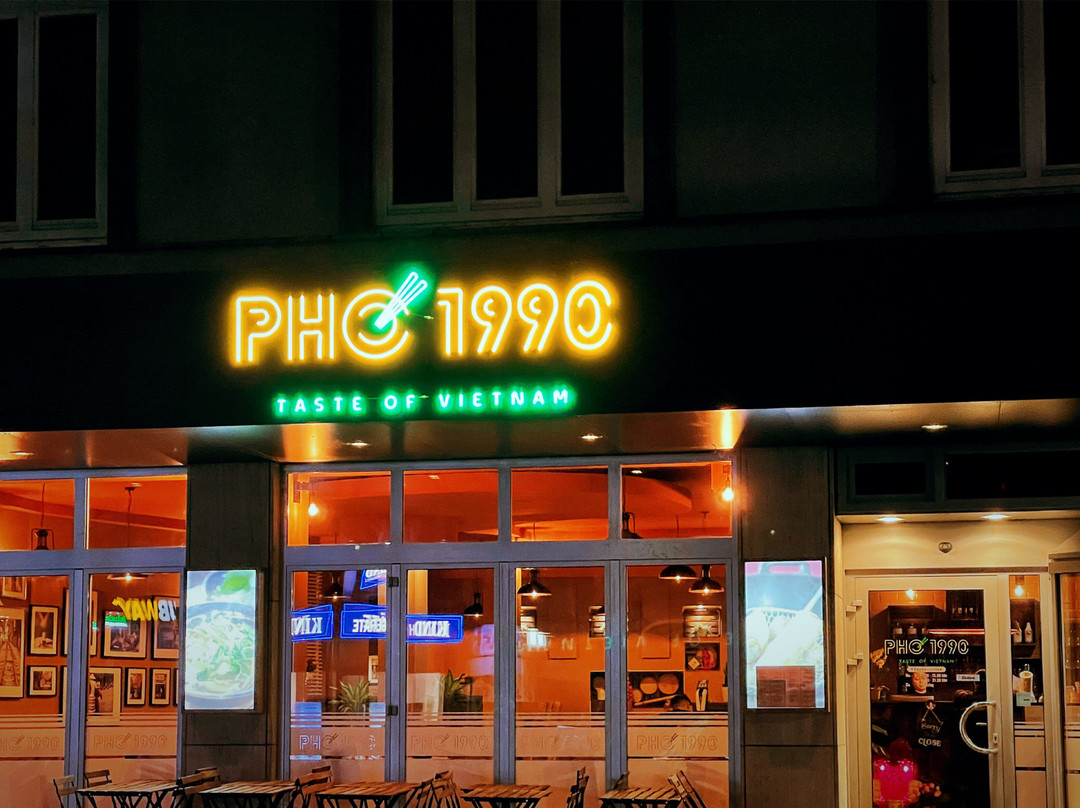 Pho 1990