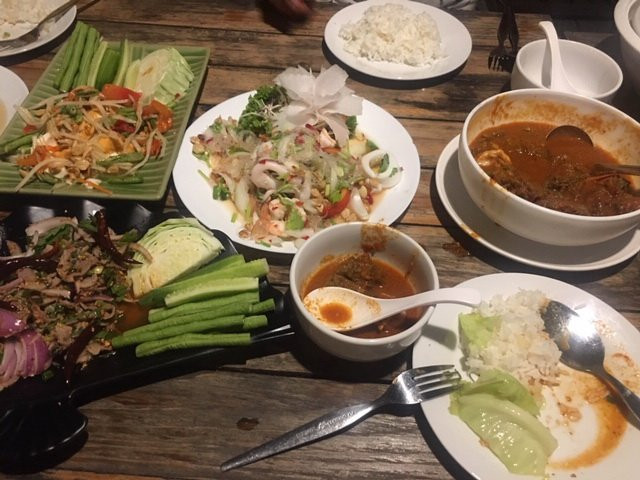 匹他那尼可餐馆和美食-Lung Yut Pa Yen Coffee & Restaurant