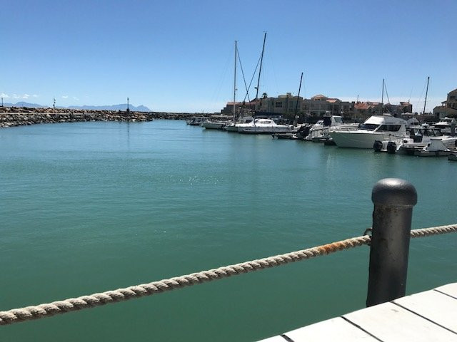 Krystal Beach Hotel主图