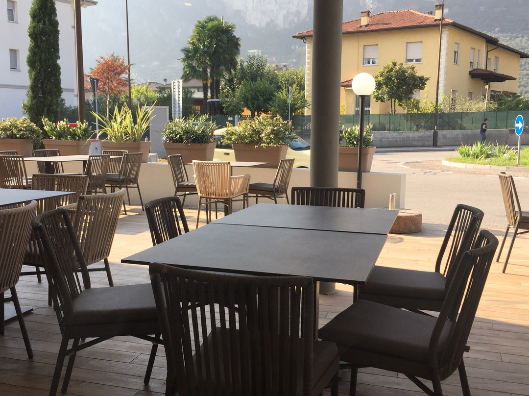 Varone餐馆和美食-Athos Bistrot & Pizza