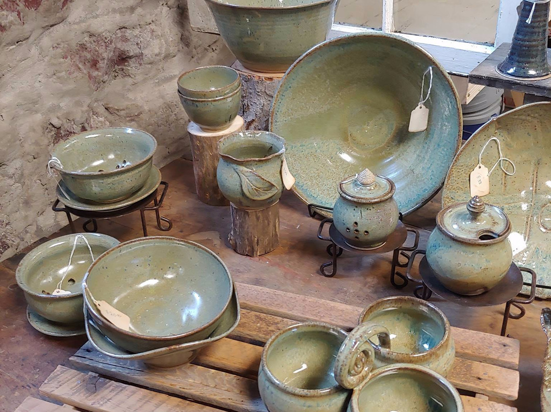 Black Raven Pottery-East Aurora必去景点