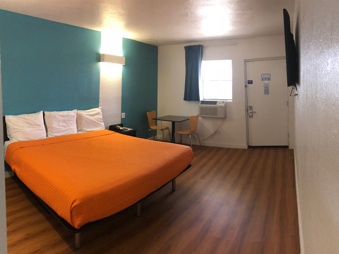 Trade Wind Motel主图