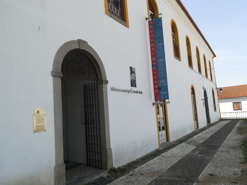 Convento de S. Joao de Deus, Igreja Matriz e Cripta de S. Joao de Deus (Montemor-o-Novo)-Montemor-o-Novo必去景点