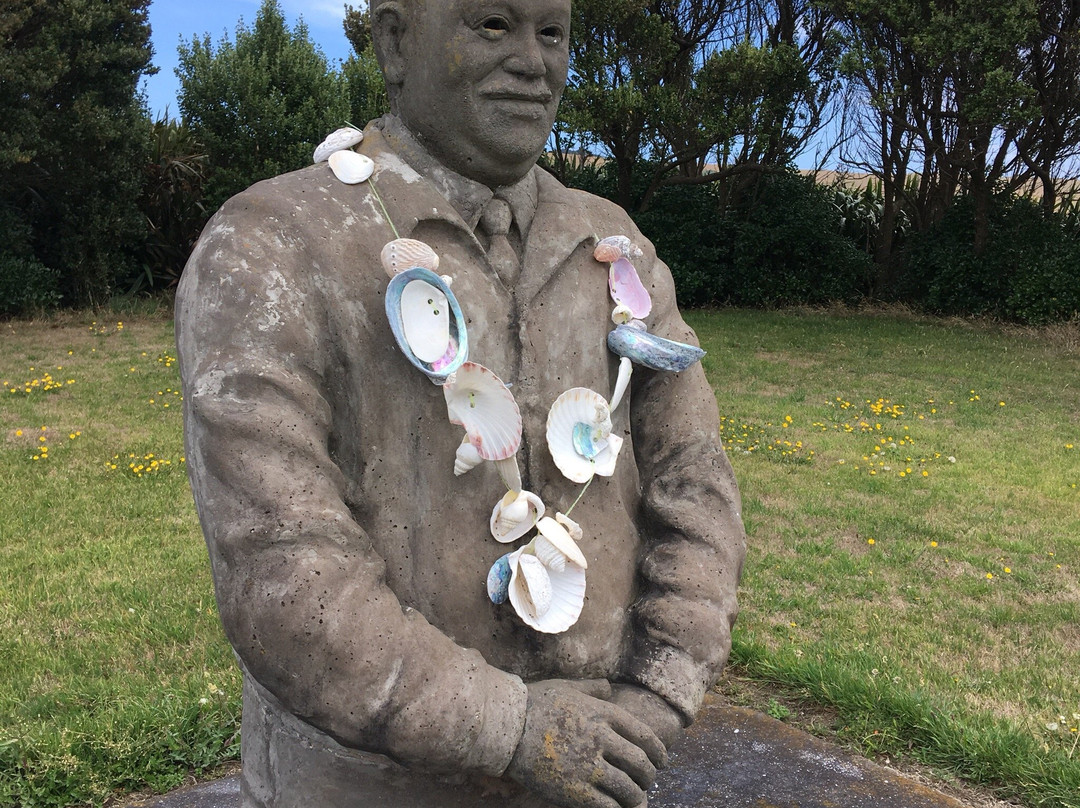 Tommy Solomon Memorial景点图片