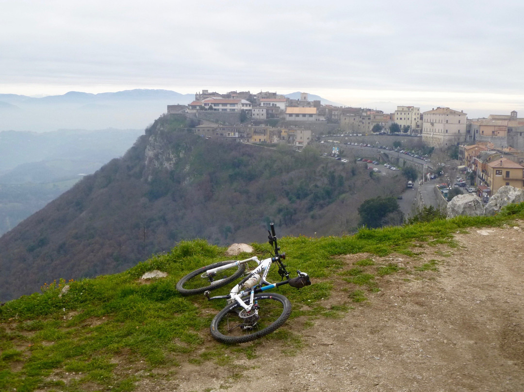 Sterrando Bike-布拉恰诺必去景点