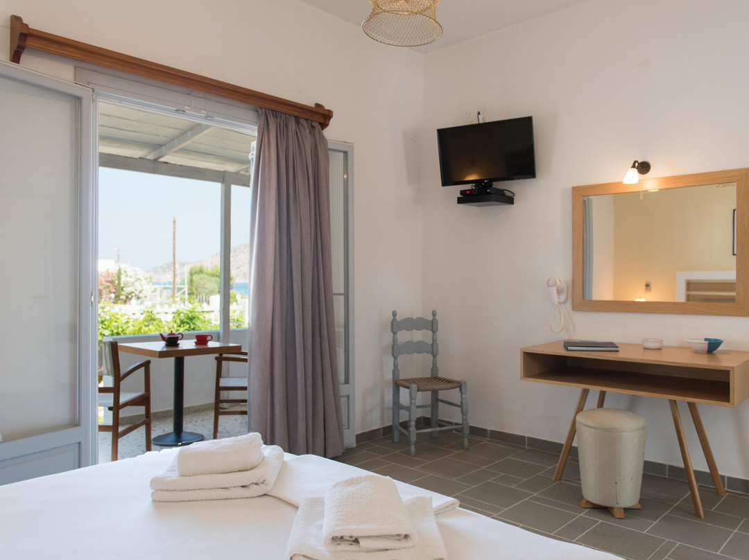 Aeolos Apartments主图