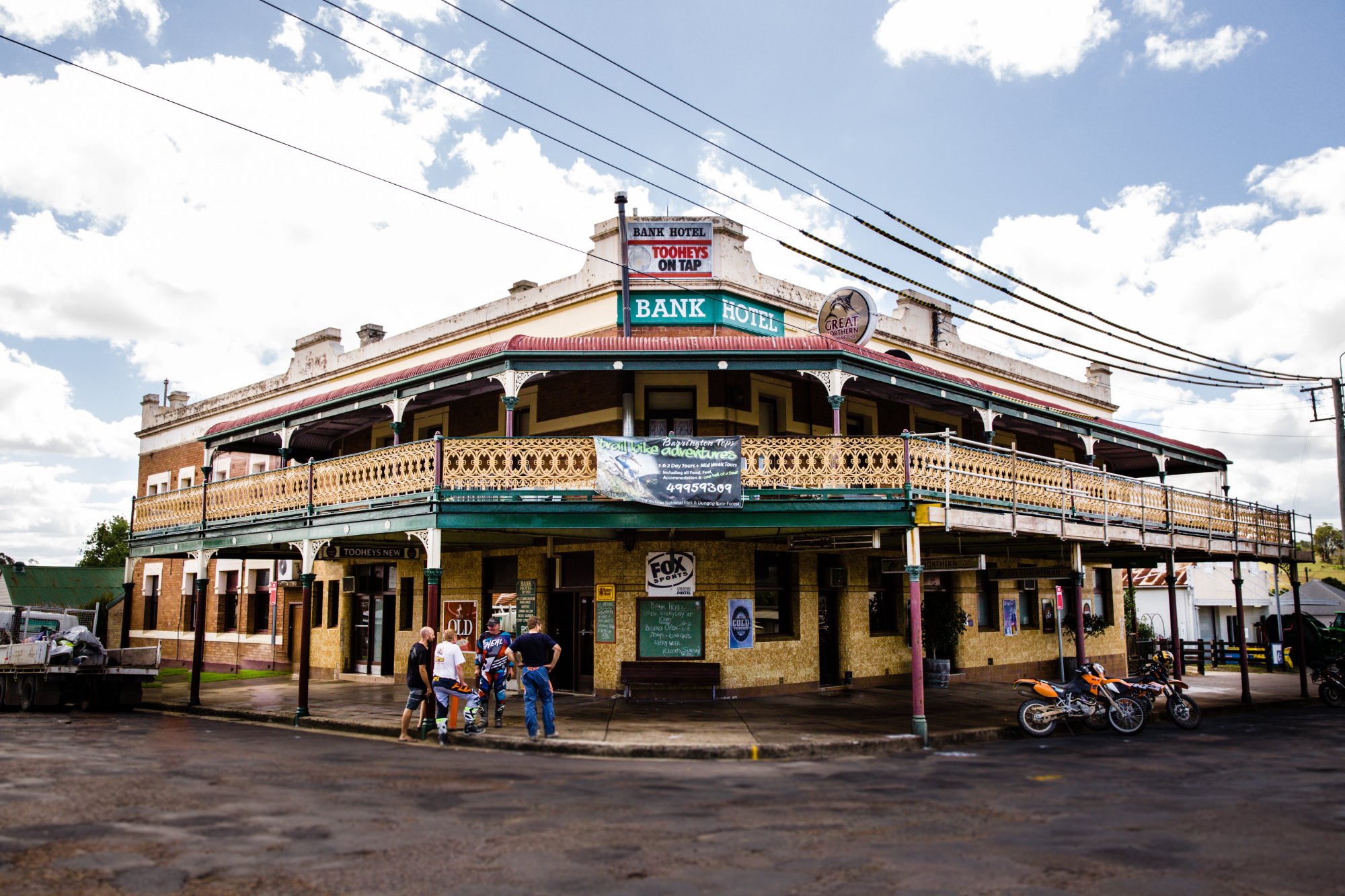 Bank Hotel Dungog-官方
